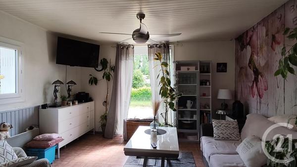 Maison à vendre  4 pièces - 56 m 2   SAINTES  - 17