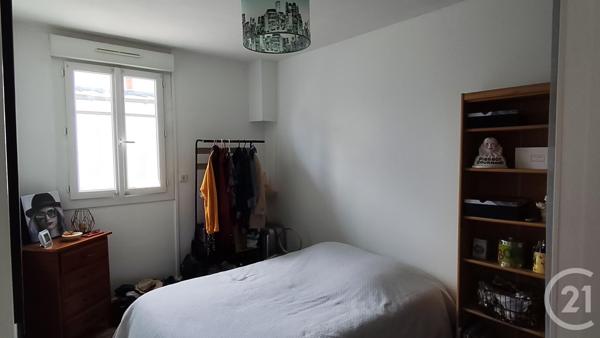 Maison à vendre  4 pièces - 56 m 2   SAINTES  - 17