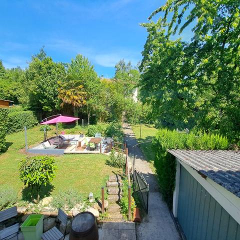 A VENDRE MAISON 2 APPARTEMENTS VILLENEUVE D'OLMES AVEC JARDIN