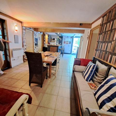 A VENDRE MAISON 2 APPARTEMENTS VILLENEUVE D'OLMES AVEC JARDIN