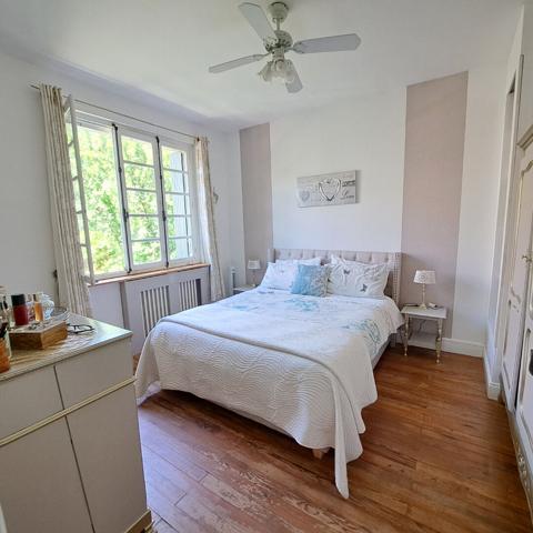 A VENDRE MAISON 2 APPARTEMENTS VILLENEUVE D'OLMES AVEC JARDIN