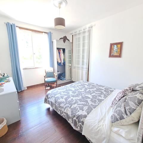 A VENDRE MAISON 2 APPARTEMENTS VILLENEUVE D'OLMES AVEC JARDIN