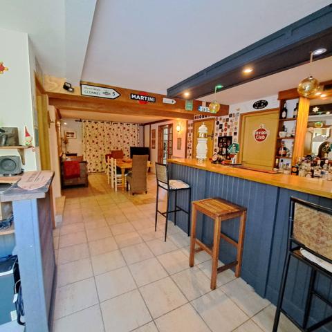 A VENDRE MAISON 2 APPARTEMENTS VILLENEUVE D'OLMES AVEC JARDIN