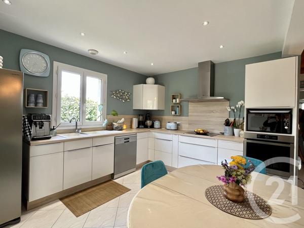 Maison à vendre  5 pièces - 106,55 m 2   ST PIERRE D OLERON  - 17