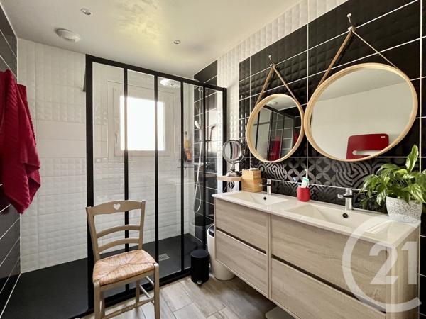 Maison à vendre  5 pièces - 106,55 m 2   ST PIERRE D OLERON  - 17
