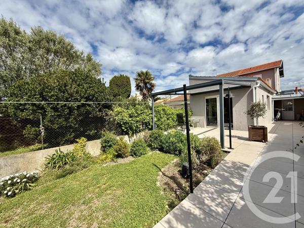 Maison à vendre  4 pièces - 120 m 2   LA ROCHELLE  - 17