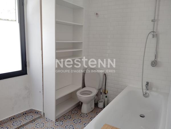 Maison à vendre à Lasalle : 4 pièces, poêle à bois et face à fontaine inclus !