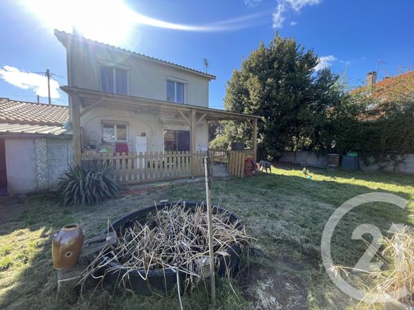 Maison à vendre  4 pièces - 84,21 m 2   PARTHENAY  - 79
