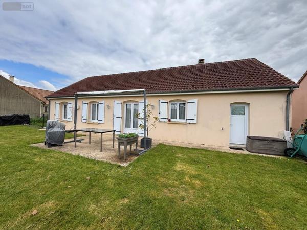 Maison à vendre à Saint-Calais dans la Sarthe (72120), ref : 101/1944