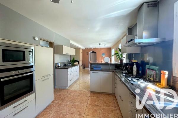 Maison à vendre 7 pièces 168 m² Sainte-Gemme-Moronval