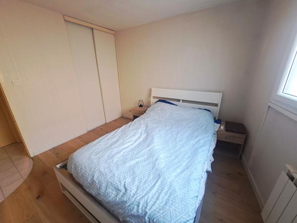 Bel appartement T2 au centre de Soucieu en RDC.