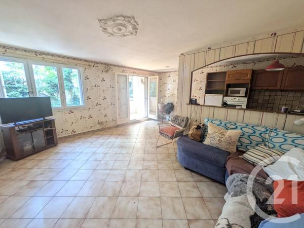 Appartement T3 à vendre  3 pièces - 64,84 m 2   TOULON  - 83