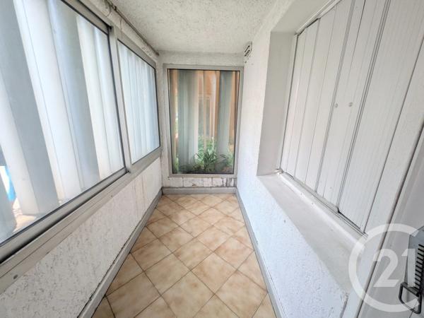 Appartement T3 à vendre  3 pièces - 64,84 m 2   TOULON  - 83