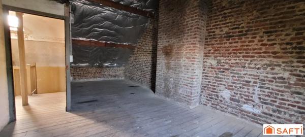 Grande maison de ville atypique T6 avec terrasse, jardin et combles aménageables