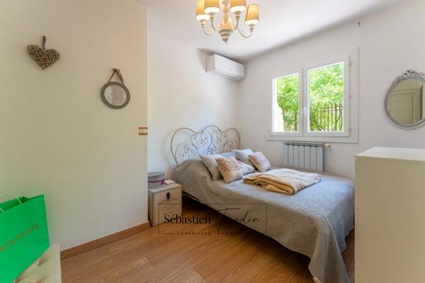 Maison à vendre 8 pièces LA CADIERE D'AZUR (83) - 2 logements - grande piscine - vue panoramique - grande parcelle - calme - nombreuses annexes
