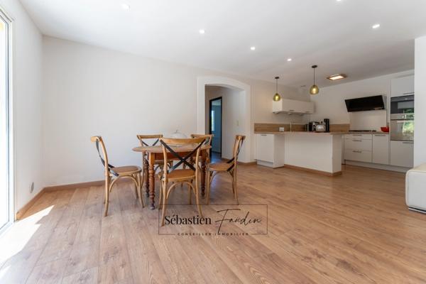 Maison à vendre 8 pièces LA CADIERE D'AZUR (83) - 2 logements - grande piscine - vue panoramique - grande parcelle - calme - nombreuses annexes
