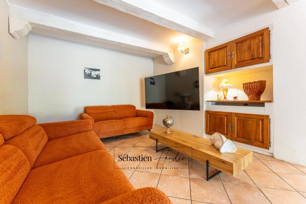Maison à vendre 8 pièces LA CADIERE D'AZUR (83) - 2 logements - grande piscine - vue panoramique - grande parcelle - calme - nombreuses annexes