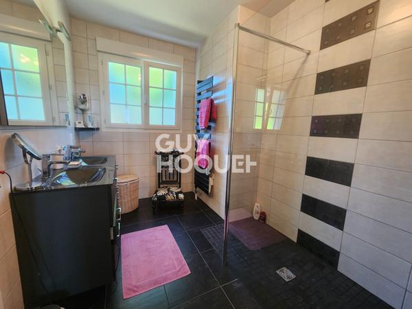 MAISON À VENDRE DE 8 PIÈCES DE 171,00 M²