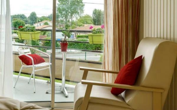 INVESTISSEMENT LOCATIF – PAREMPUYRE - Résidence Ehpad Le Parc des Oliviers - 8%  de rentabilité.