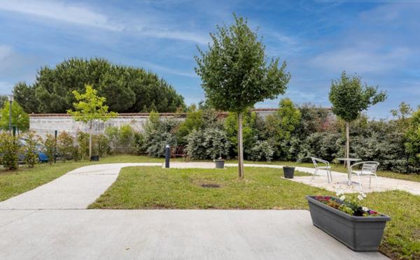 INVESTISSEMENT LOCATIF – PAREMPUYRE - Résidence Ehpad Le Parc des Oliviers - 8%  de rentabilité.