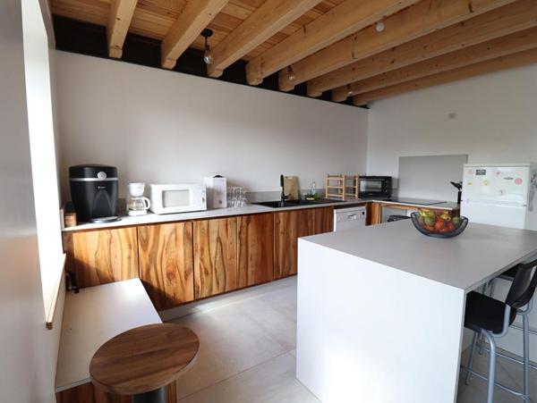 Maison Ambert 6 pièces +/-250 m2 + 3ha de terrain environ