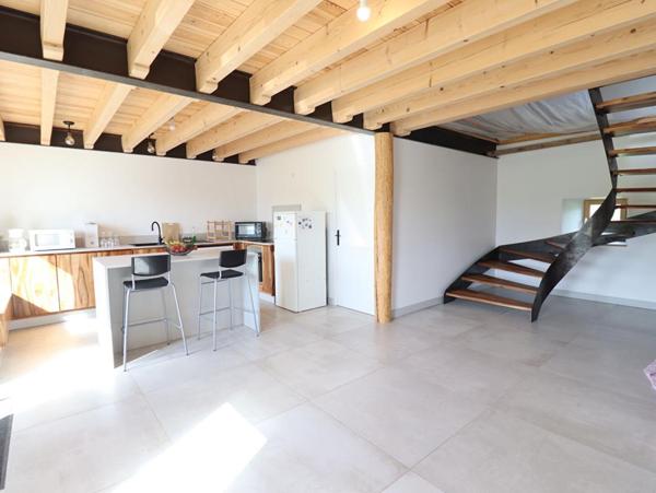 Maison Ambert 6 pièces +/-250 m2 + 3ha de terrain environ