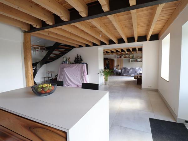 Maison Ambert 6 pièces +/-250 m2 + 3ha de terrain environ