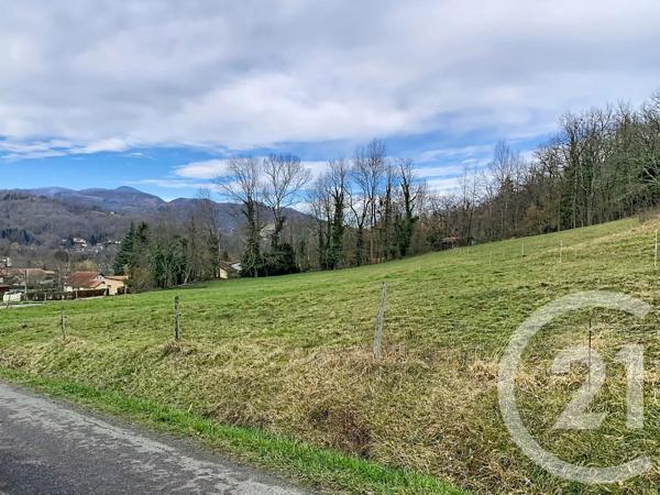 Terrain à vendre  4528 m 2   OUST  - 09