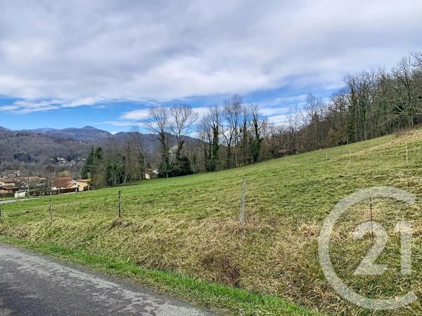 Terrain à vendre  4528 m 2   OUST  - 09