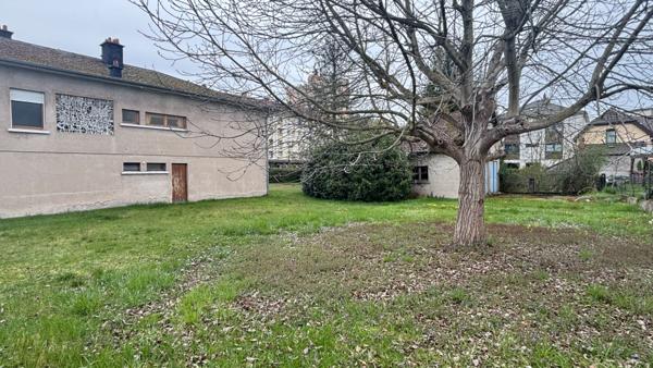 Maison individuelle centre ville - 140 m² - 4 chambres - Terrain 18 ares