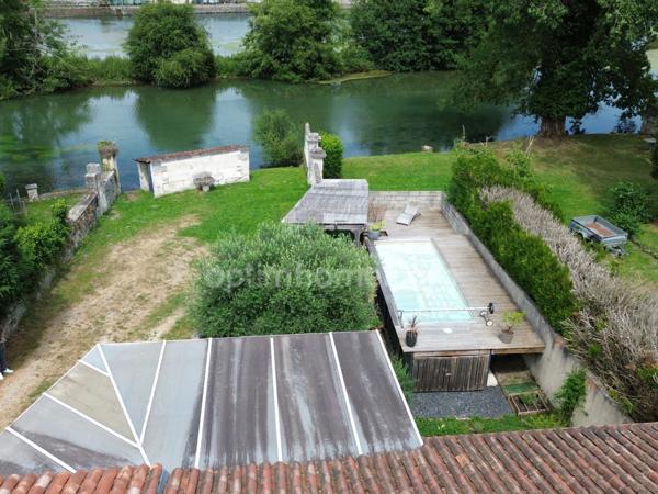 Maison en pierre atypique de 122 m² 3 chambres et 1 bureau au bord de la « Touvre »– Coup de cœur assuré à MAGNAC SUR TOUVRE (16)