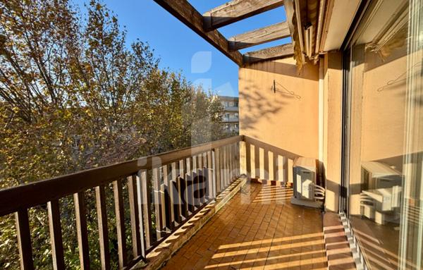 T2 MEUBLÉ: 48m2 + PARKING - CENTRE VILLE