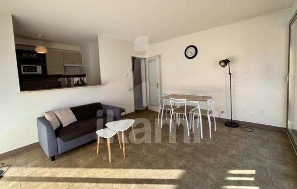 T2 MEUBLÉ: 48m2 + PARKING - CENTRE VILLE