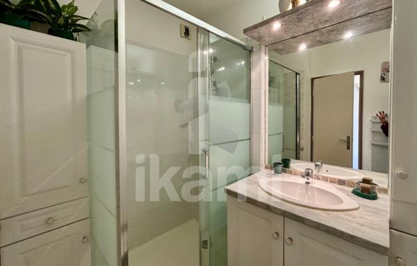 T2 MEUBLÉ: 48m2 + PARKING - CENTRE VILLE