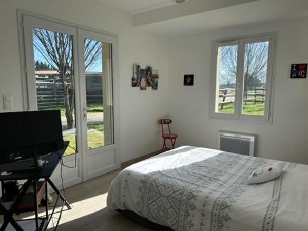 Maison 150 m², écurie pour chevaux, bâtiments agricoles