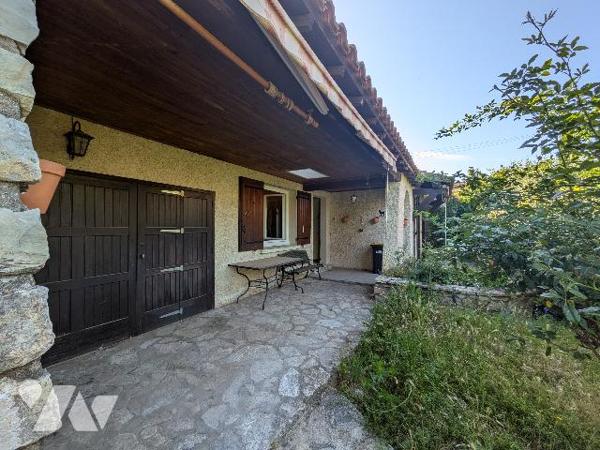 Maison de plain-pied avec jardin sis à BOUILLARGUES