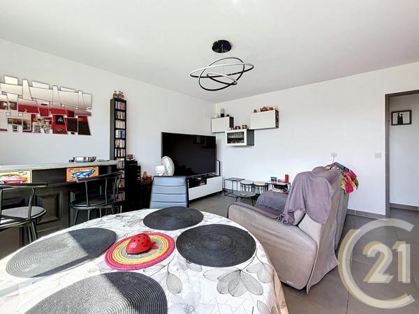 Appartement F3 à vendre  3 pièces - 63,30 m 2   ST JEAN DE VEDAS  - 34