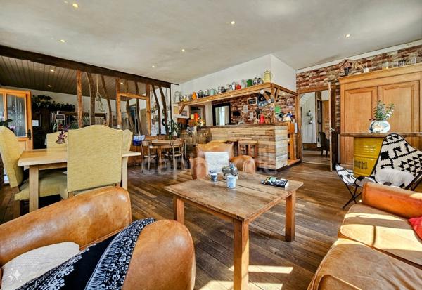 A VENDRE MAISON EN BRIQUE de 245 m² à CUVERVILLE SUR YERES