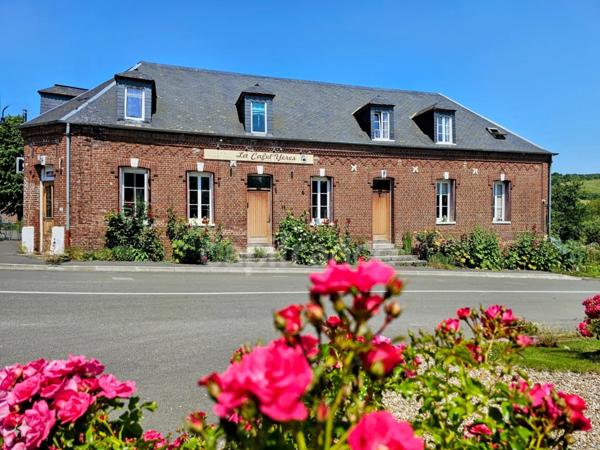 A VENDRE MAISON EN BRIQUE de 245 m² à CUVERVILLE SUR YERES