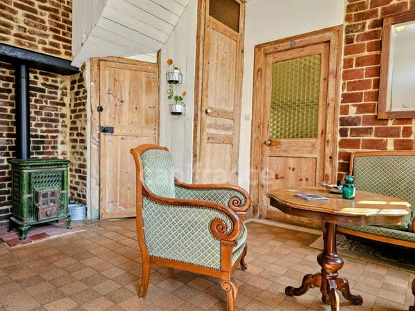 A VENDRE MAISON EN BRIQUE de 245 m² à CUVERVILLE SUR YERES