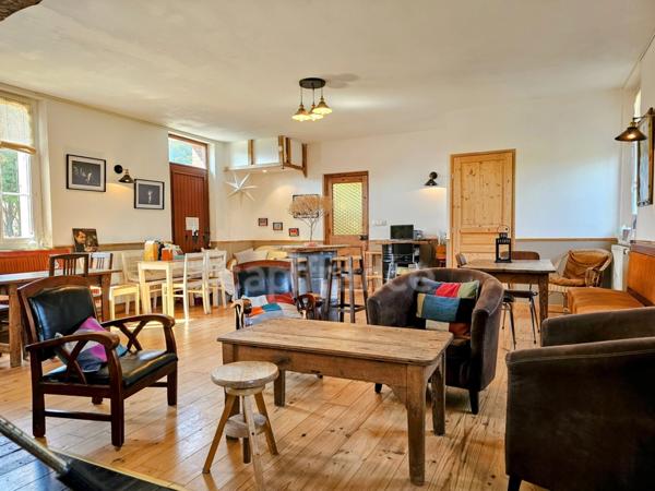 A VENDRE MAISON EN BRIQUE de 245 m² à CUVERVILLE SUR YERES