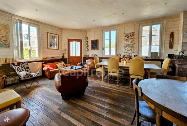 A VENDRE MAISON EN BRIQUE de 245 m² à CUVERVILLE SUR YERES