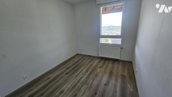 JACOB BELLECOMBETTE, appartement type 4 de 81.6 m2 avec double terrasse et vue dégagée