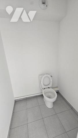JACOB BELLECOMBETTE, appartement type 4 de 81.6 m2 avec double terrasse et vue dégagée