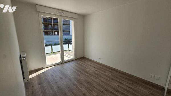 JACOB BELLECOMBETTE, appartement type 4 de 81.6 m2 avec double terrasse et vue dégagée