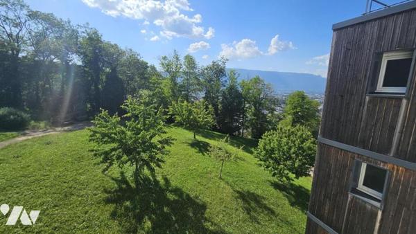 JACOB BELLECOMBETTE, appartement type 4 de 81.6 m2 avec double terrasse et vue dégagée