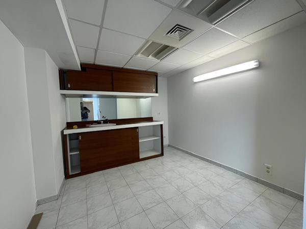 Local commercial Chartres 4 pièce(s) 79 m2