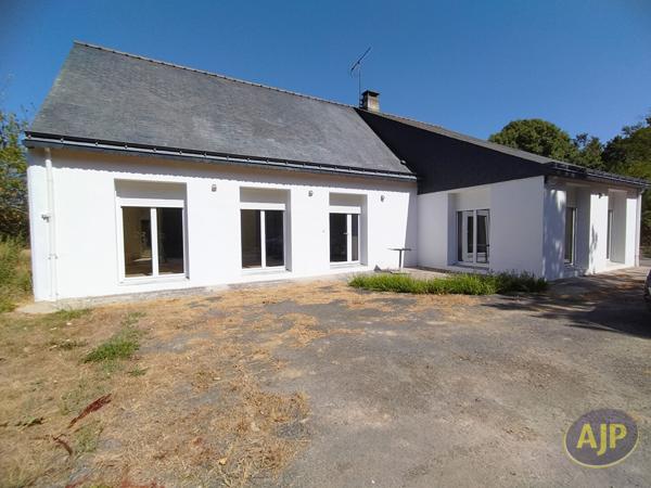Maison à louer Heric : 6 pièces, 154m² avec 7 chambre(s) à 1 250€ - AJP Immobilier Blain