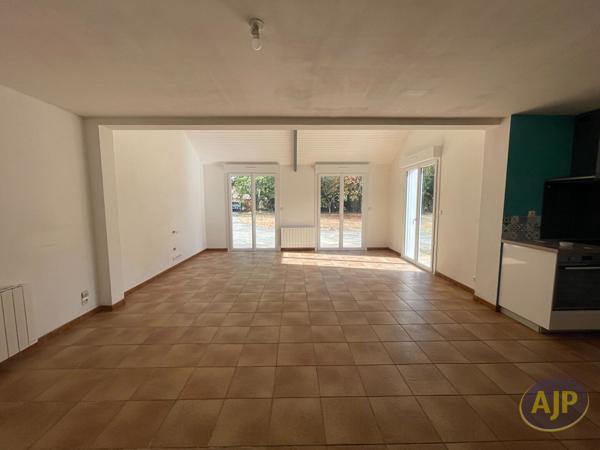 Maison à louer Heric : 6 pièces, 154m² avec 7 chambre(s) à 1 250€ - AJP Immobilier Blain