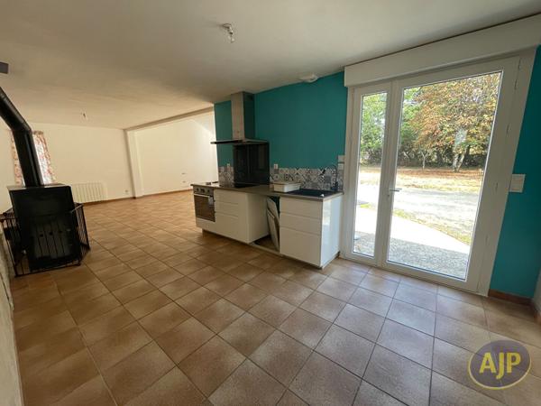 Maison à louer Heric : 6 pièces, 154m² avec 7 chambre(s) à 1 250€ - AJP Immobilier Blain